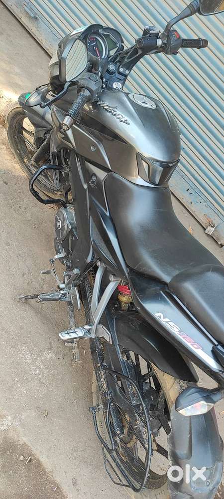 Bajaj n160 high pickup good milage and strong