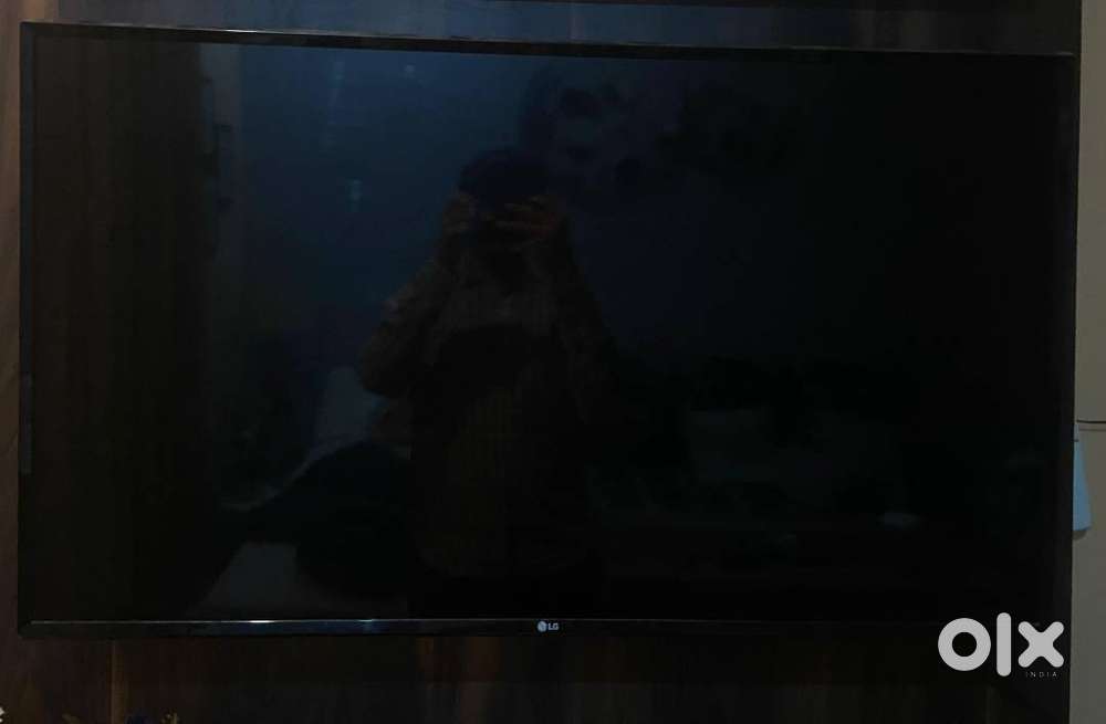 LG UM7780PTA 4K 43 INCH