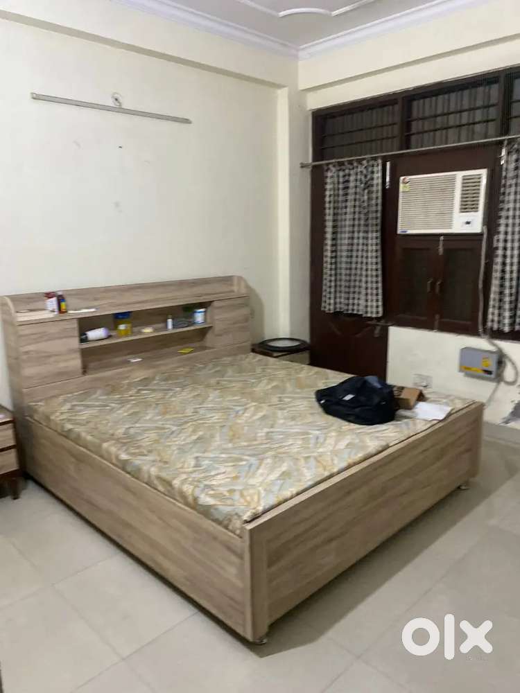 Fully furnished flat in Nirala Nagar