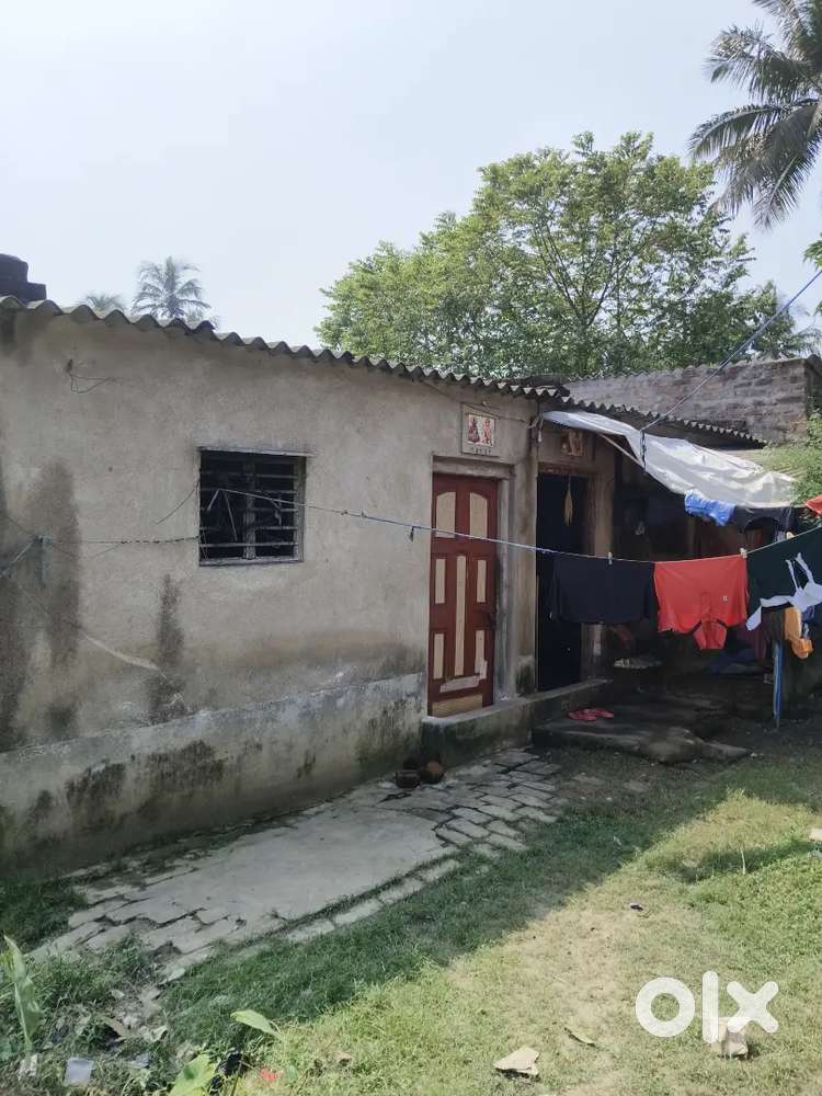 Total 3 room 1 bathroom 1 kitchen emergency sell