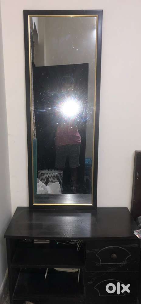 Dressing table with mirror and 2 drawers and 2 shelfs