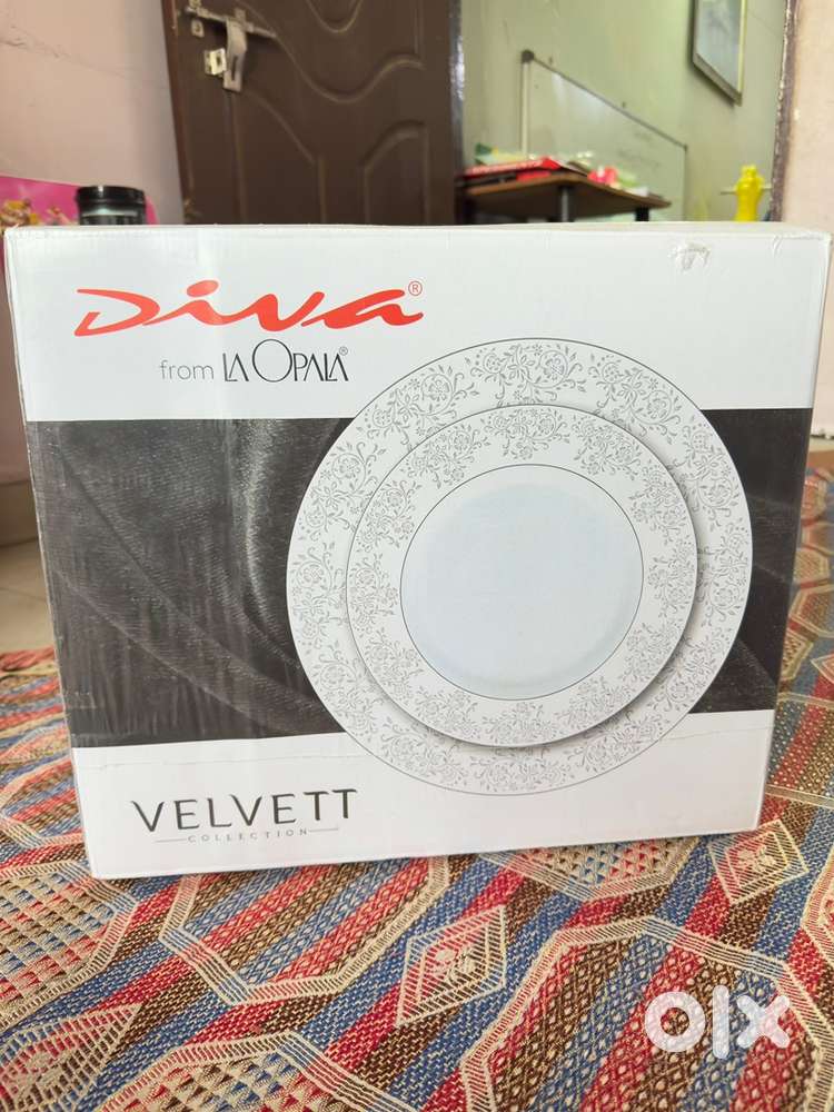 Brand New La Opala Diva Velvett 35-Piece Dinner Set