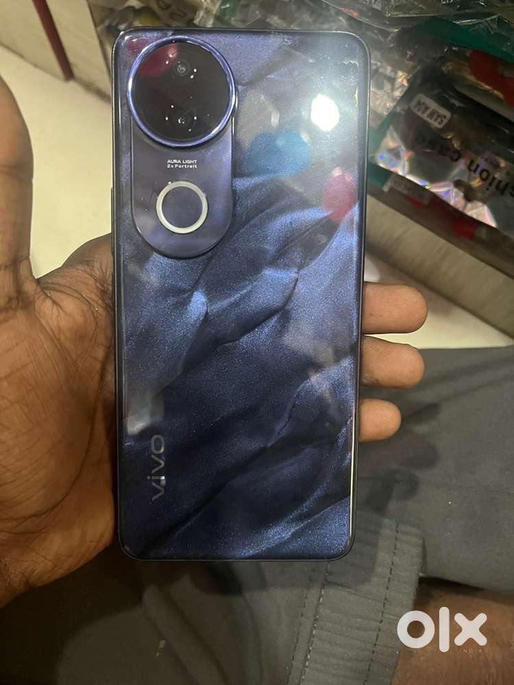 Vivo v50e 8/128 20 day old phone
