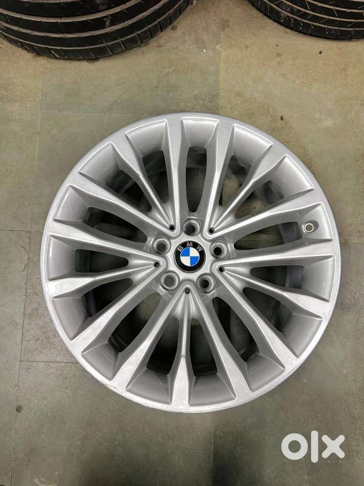 BMW ORIGINAL ALLOY WHEELS SET OF 4 (GOOD CONDITION)