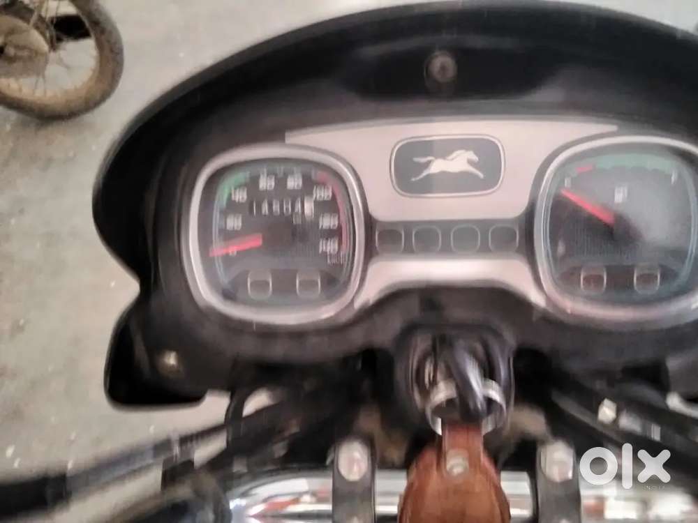 Showroom condison tvs radeon bike