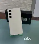 Samsung galaxy s24 cream