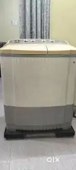 LG 6.8 Semi Automatic washing Machine
