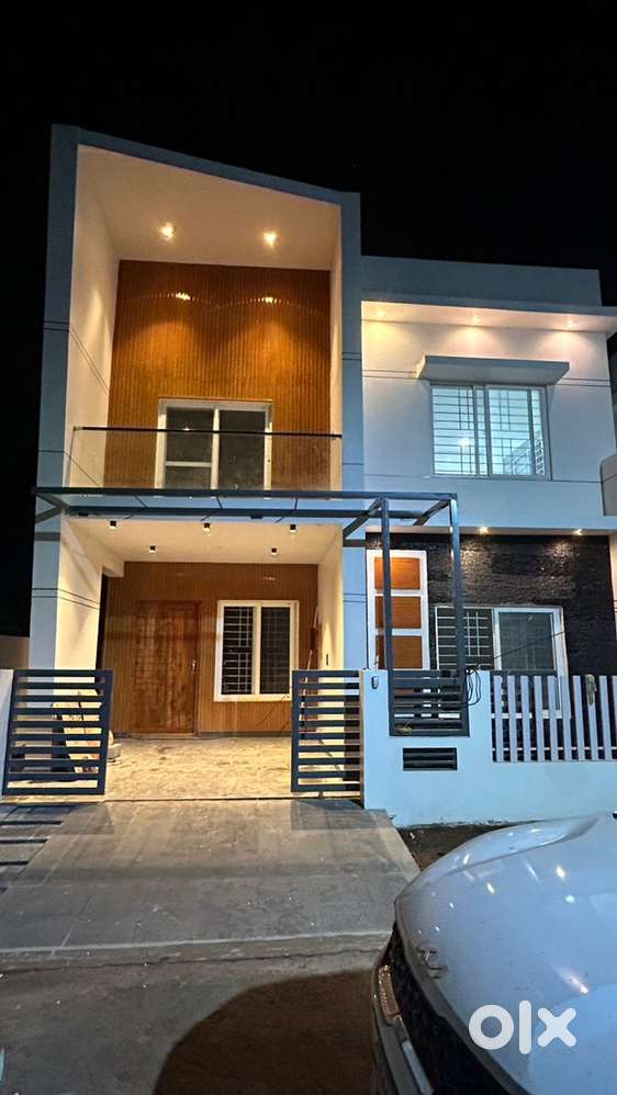 Spacious West facing villa for rent