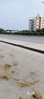 डी.पी.एस. स्कूल के पास में हाईवे से नजदीक में प्लाट उपलब्ध है.