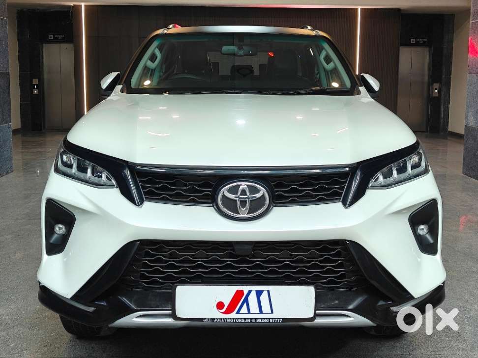 Toyota Fortuner Legender 4X2 AT 2.8, 2021, Diesel
