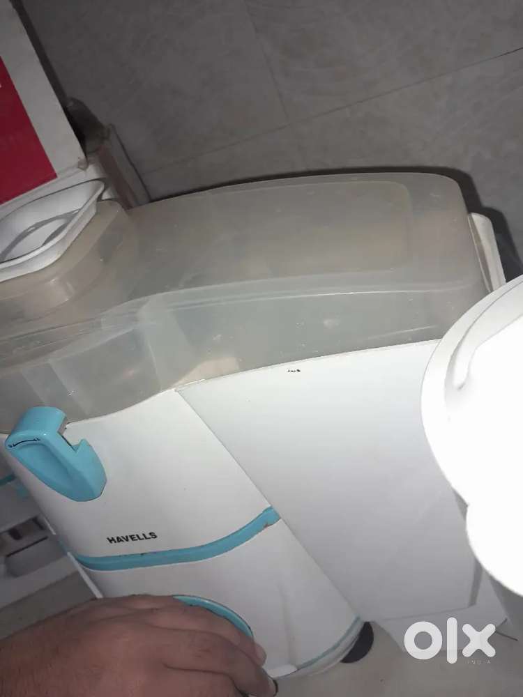 Mixer grinder with juicer machine