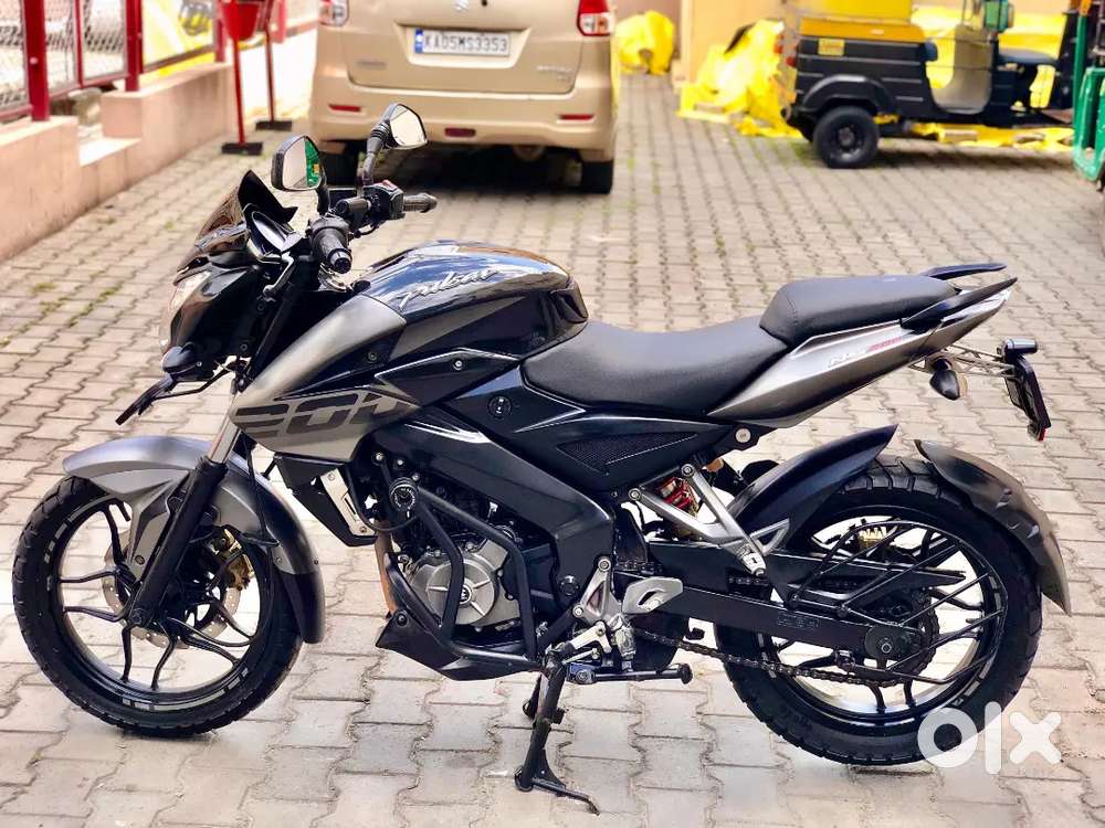 Bajaj pulsar NS 200 2017