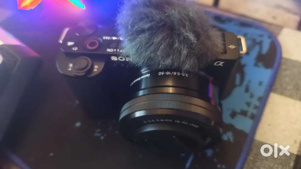 Brand New Condition Sony ZV e10 L Mirrorless Scratchless