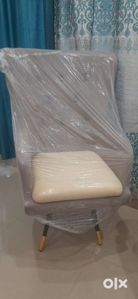 Elegant desgin Chair unused