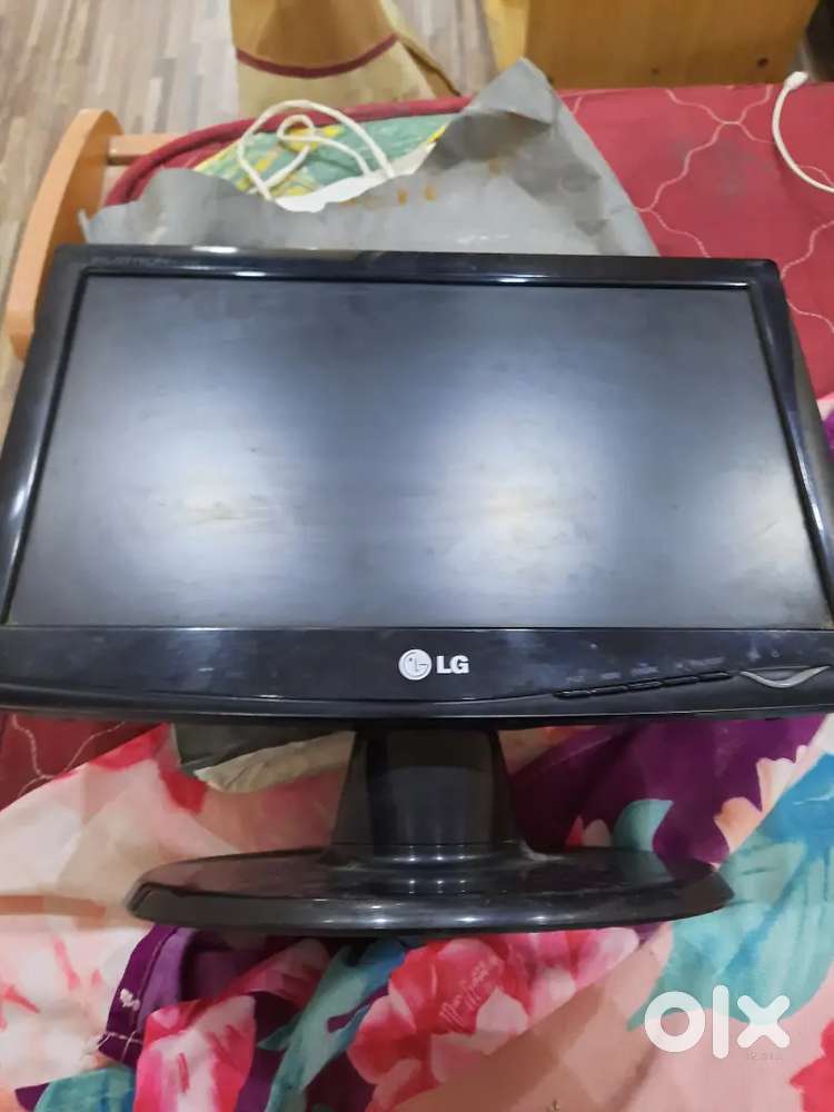 LG Flatron w1643c