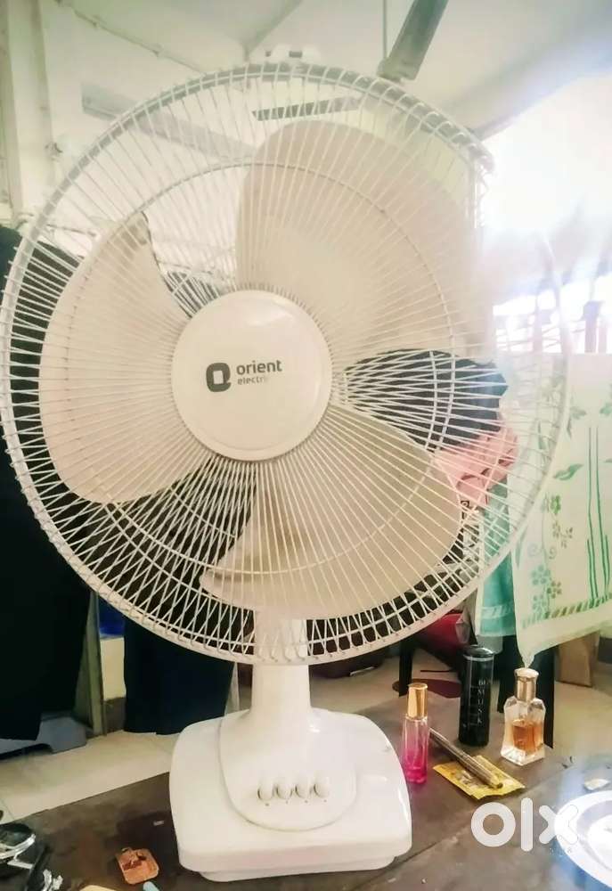Table fan orient and mattress
