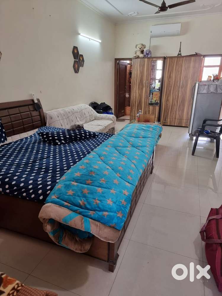 Sec:61..One room set furnished:11000,2 room set:16000 for rent ..