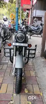 A Royal Enfield Classic 350 ABS bike is good condition