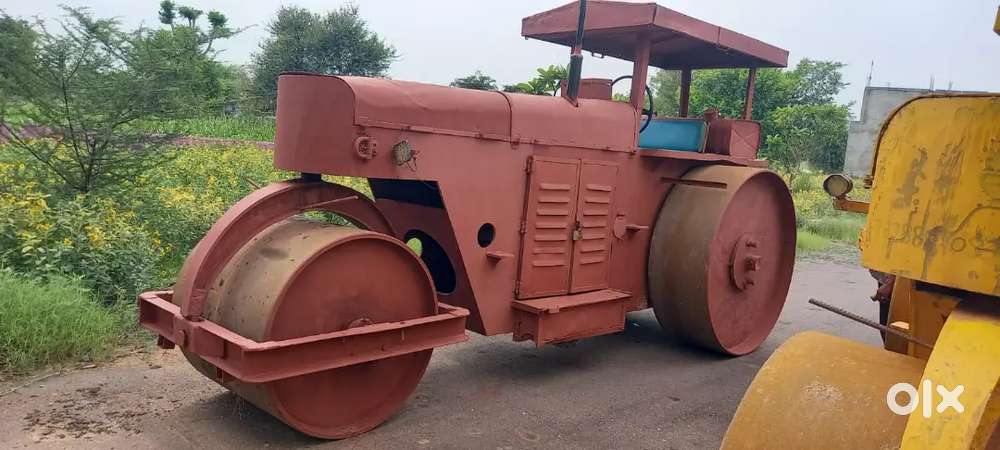 Road roller