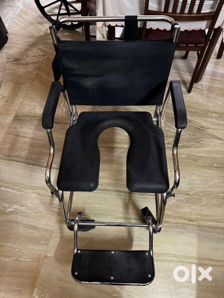 Commode chair (bathroom/potty/washroom)