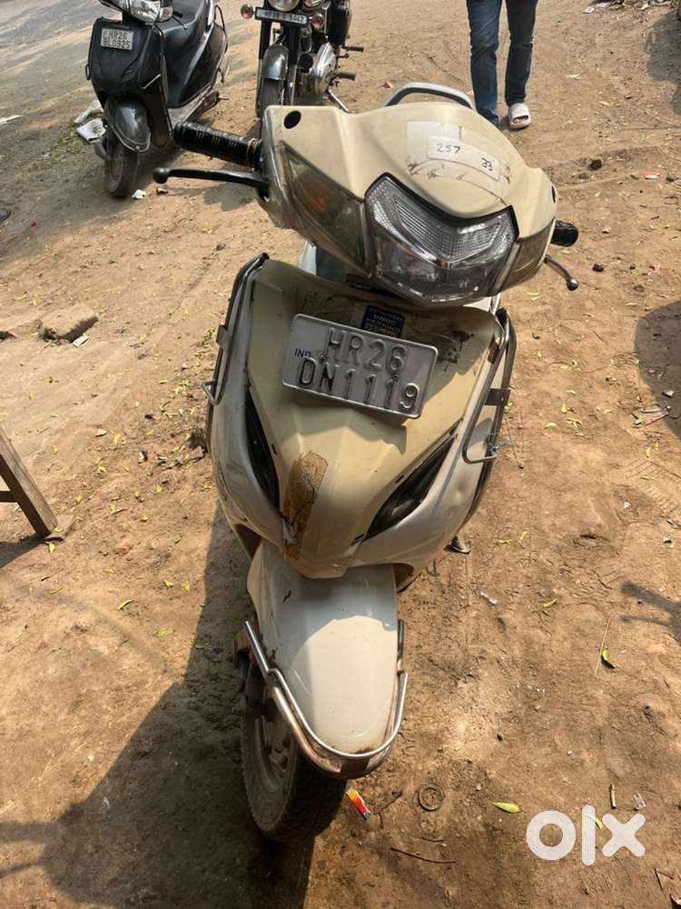2018 model activa 5G. HR 26 REGISTERED