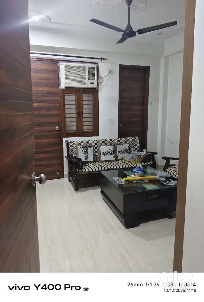 3bhk independent floor rent in Shivpuri. Plot 456