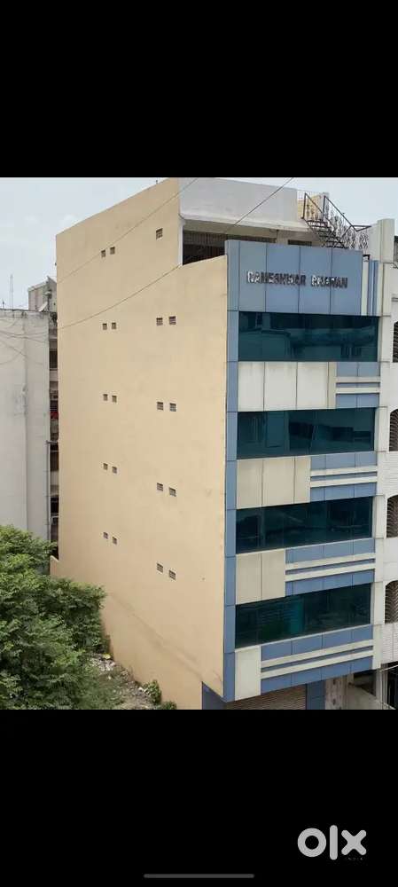 Good Independent Building For Rent Commercial Activity Boring Road.