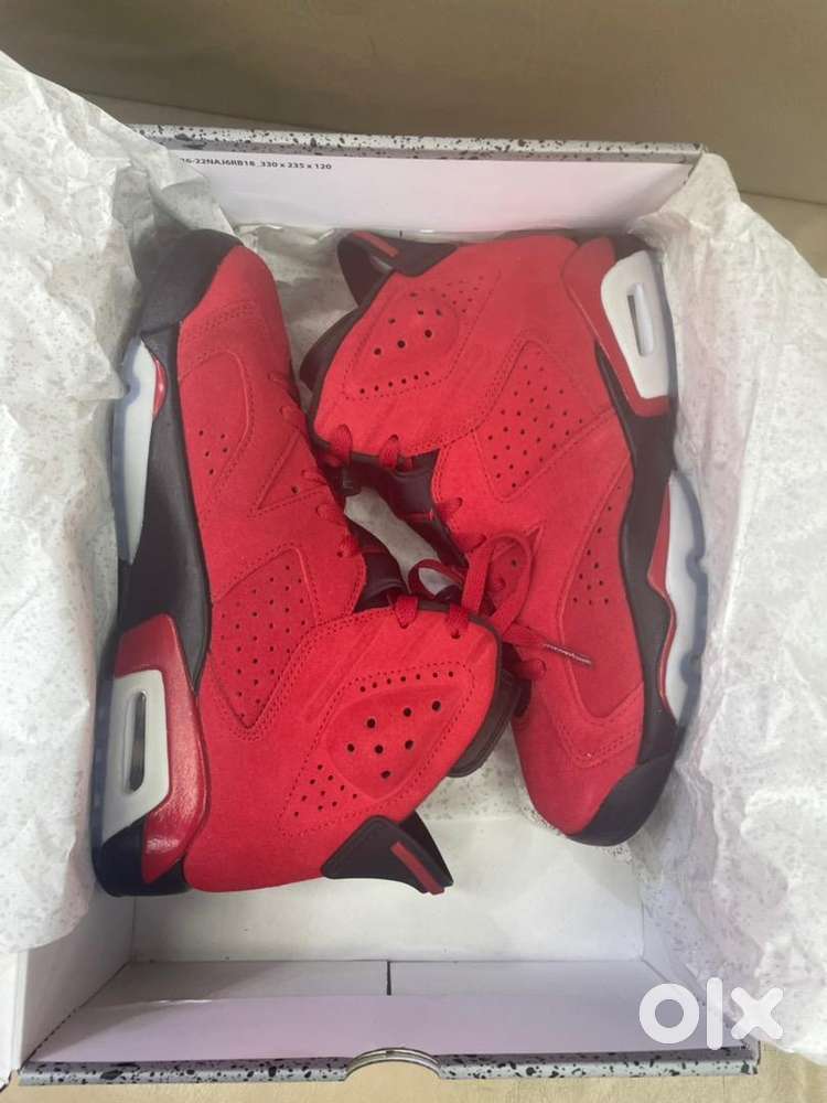 Jordan retro 6 red toro