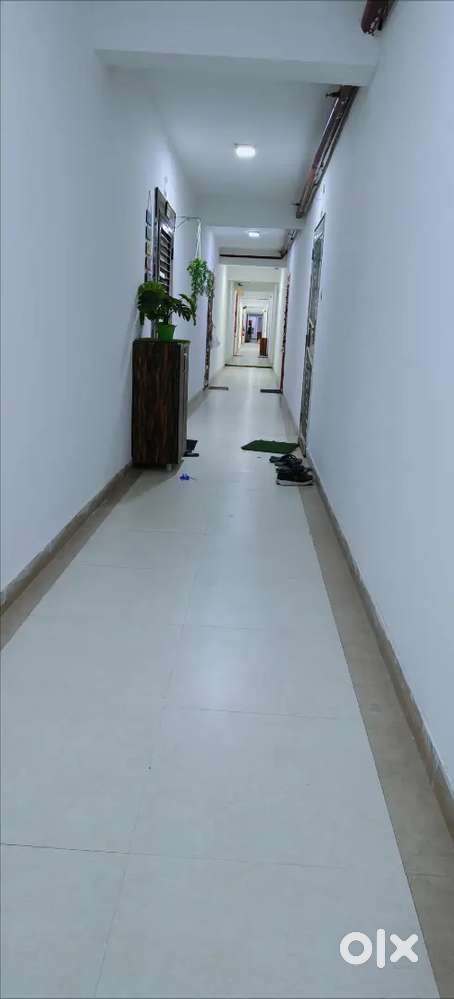 IN 3 BHK 2 Rooms are available