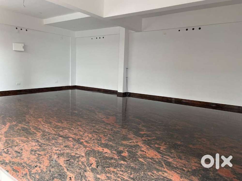 2 commercial shops/office space/storage space