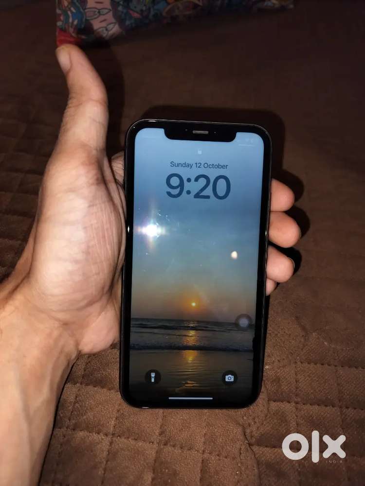 iPhone 11(128gb),good condition, with adaptor and charger