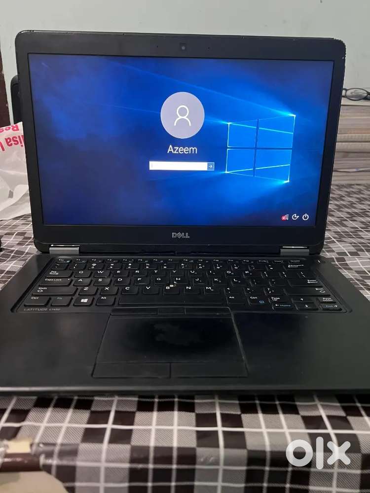 DELL Laptop (i5 windows 10pro ) (8gb ram 238ssd )