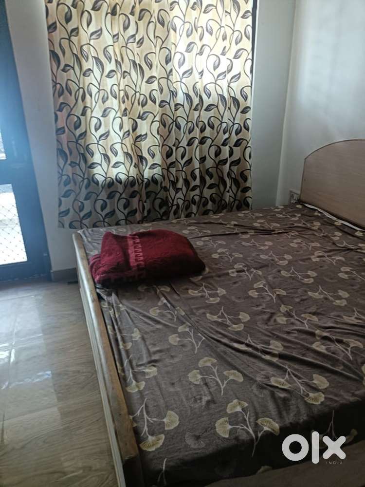 Sabhi ko de skte han Fully independent ek room khali h