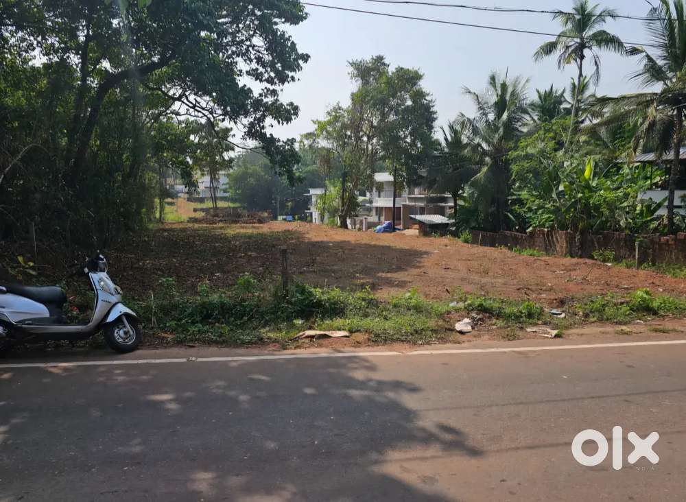 30 CENT PLOT WITH LARGE PWD ROAD FRONTAGE- VARAM TOWN- KANNUR - 4 LAKH