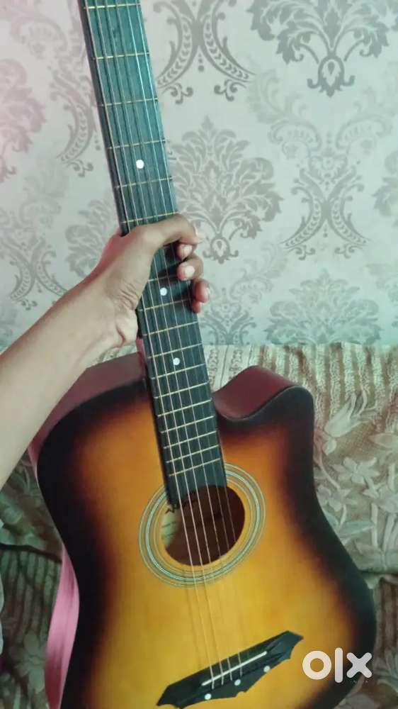 Guitar intern 38-c