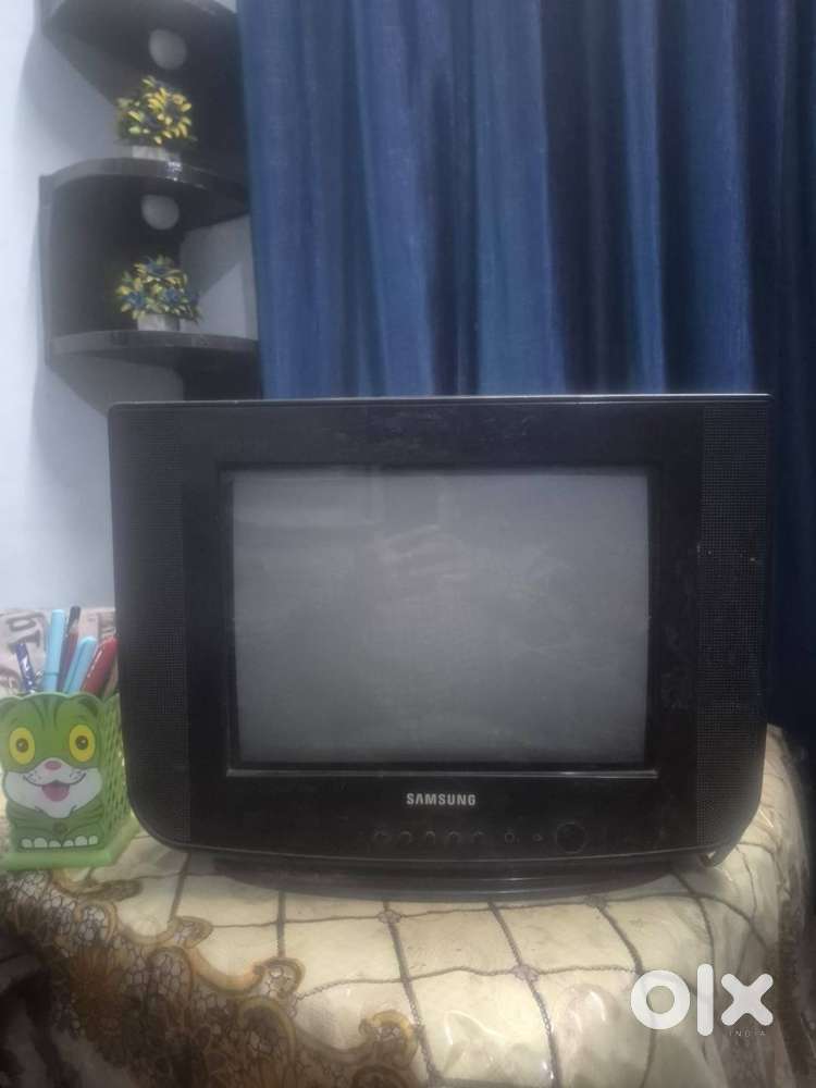 SAMSUNG ULTRA SLIM TV