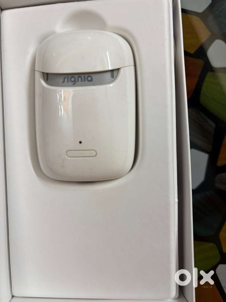 signia hearing aid (market price 90,000) in 40,000 only