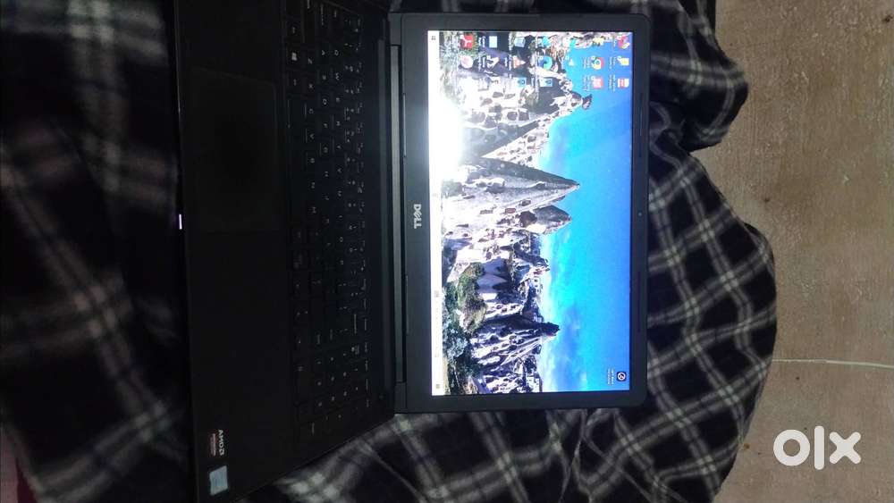 Dell Laptop i5 7th Generation with ADM Radeon graphics