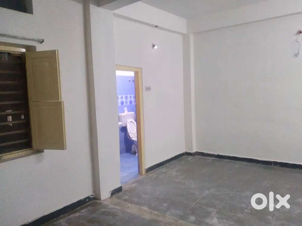 Humayunagar 2bhk 2nd floor no lift no carparking