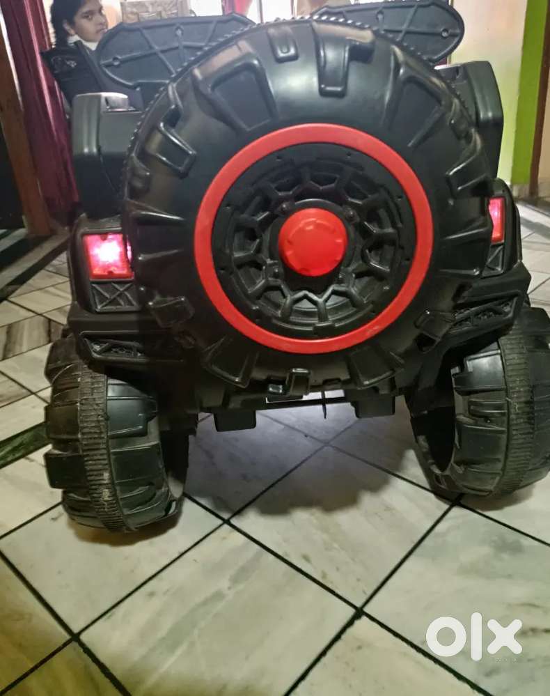 Thar 4x4 bachho ke liye car