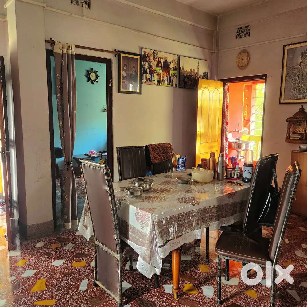 2 Floor with Flat & Roof right