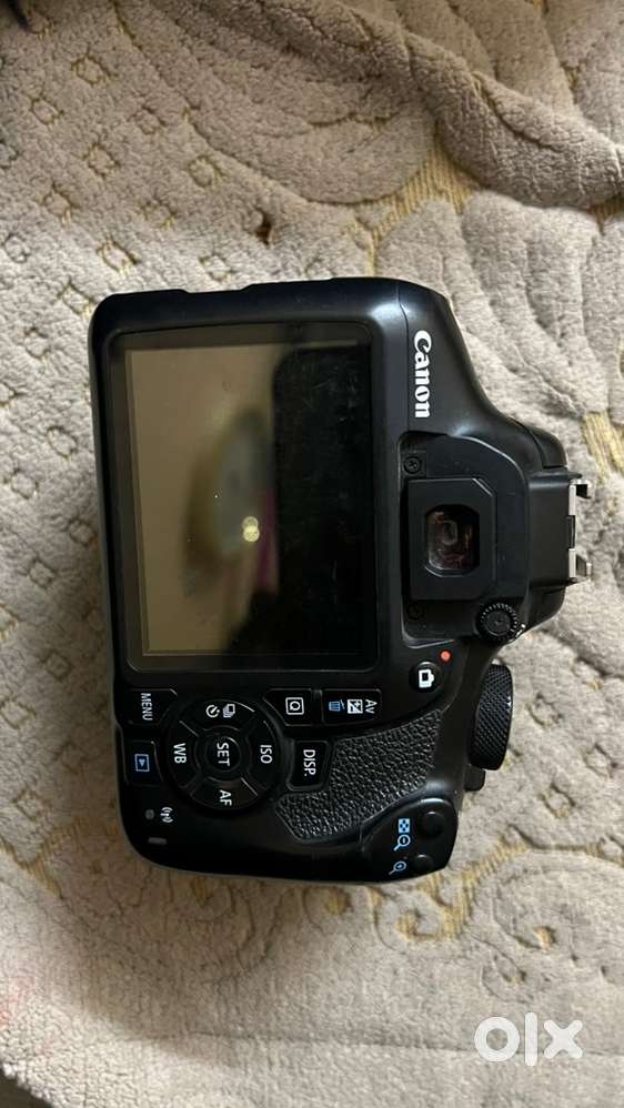 Canon 1300d with dual battery