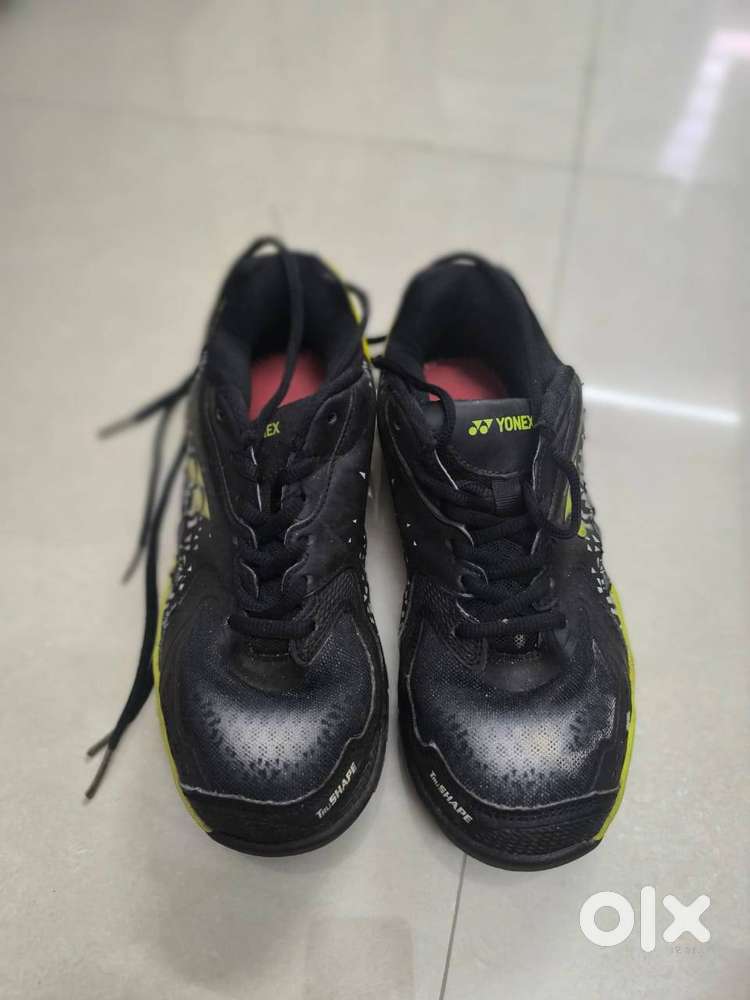 Yonex Badminton shoes UK 5 size