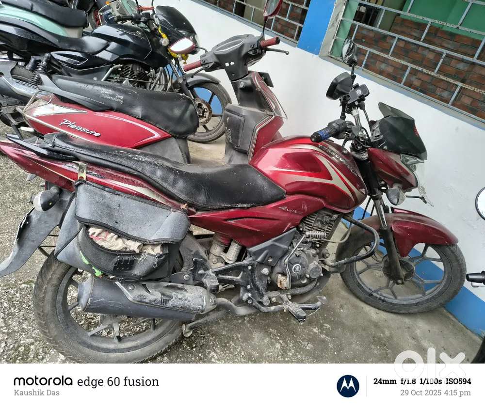 Mint condition Single hand use Home to Office and back.