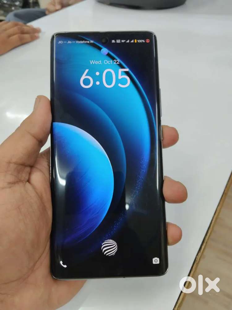 Vivo X100=12/256