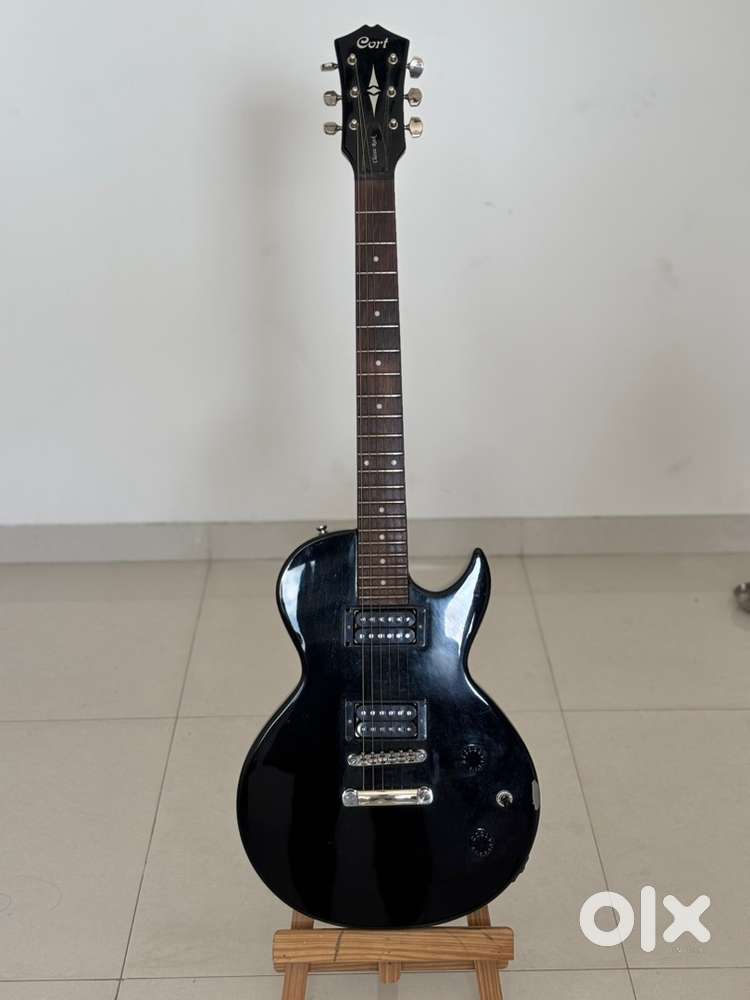 Cort Electric Guitar + Zoom Processor + Amplifier Combo