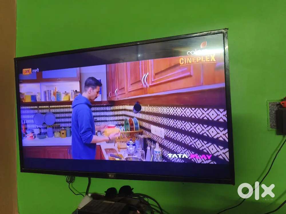 Selling our 43 INCH FULL HD TV