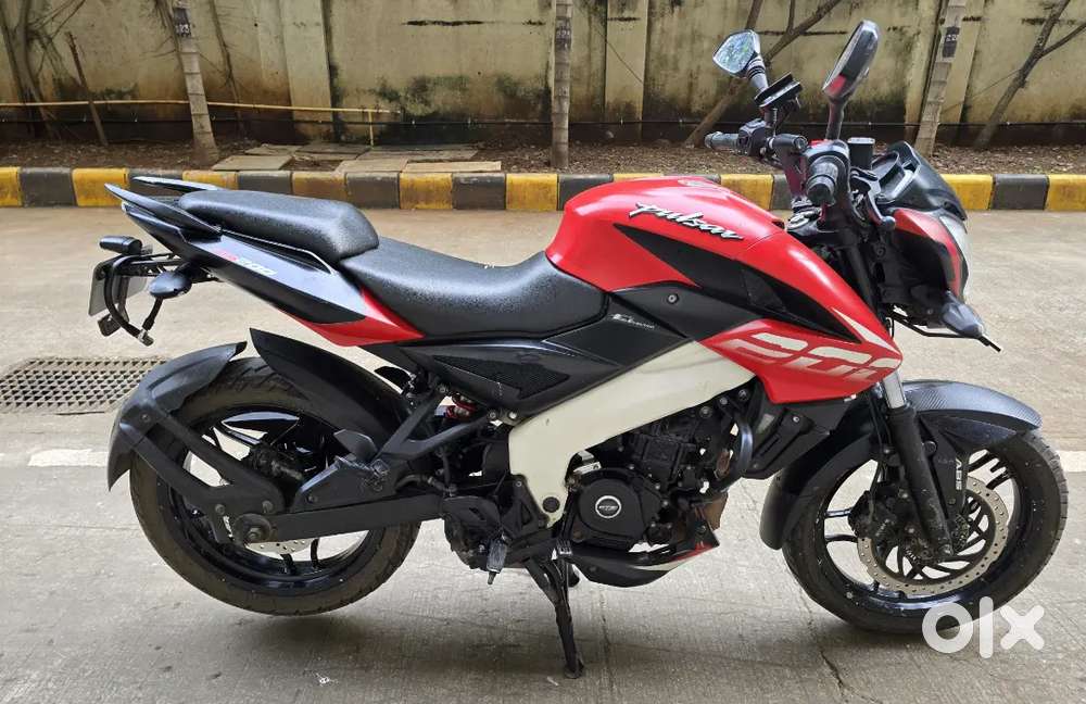 Bajaj pulsar 200ns abs bs6 model