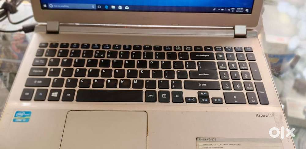Acer Aspire V Series i3 Laptop with New Charger– 15.6”  Good Condition