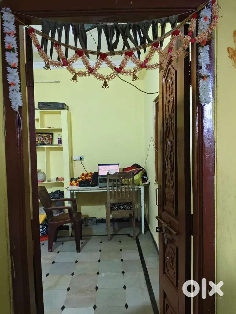 2 rooms with individual kitchens